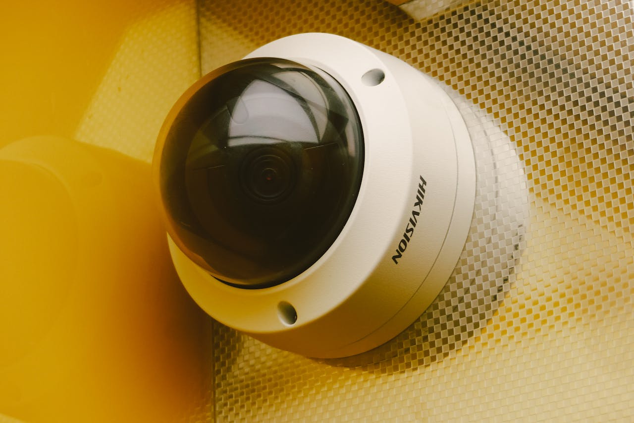 mobile-02 From below of modern camera for recording audio and video in building for security and protection